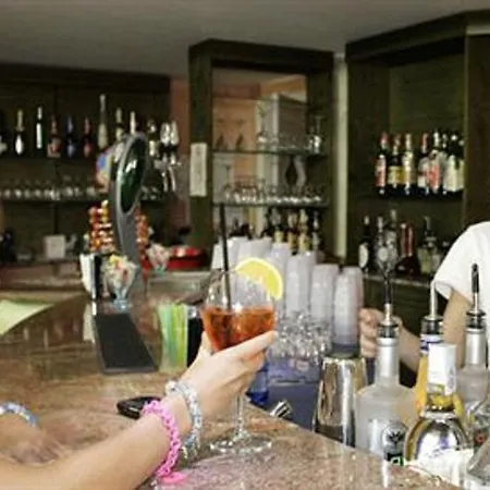 玛瑞纳玛纳乡村俱乐部公寓式酒店 3* 瓦雷多利亚