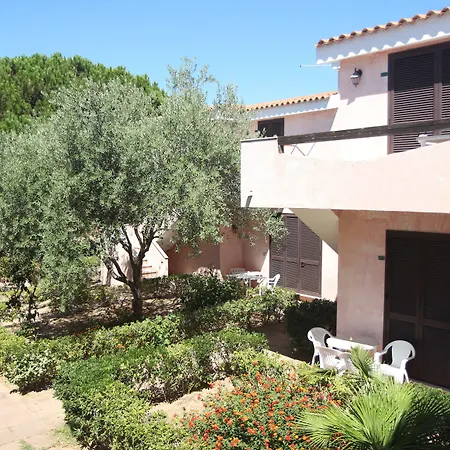 Marina Manna And Club Village 호텔 3*