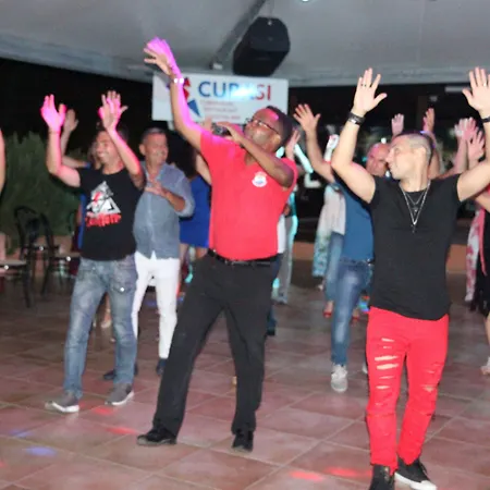 מלון Marina Manna And Club Village ואלדוריה