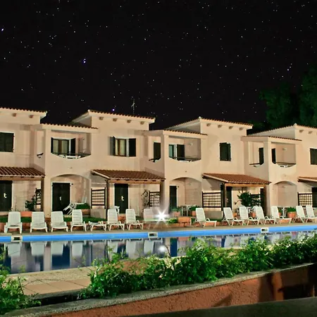 Marina Manna And Club Village מלון